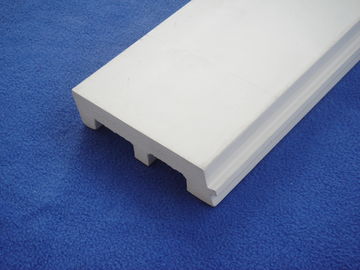 تخته دامن پلاستیکی سفید تزئینی، پایه های پی وی سی ضد پروانه 126 میلی متر * 32 میلی متر