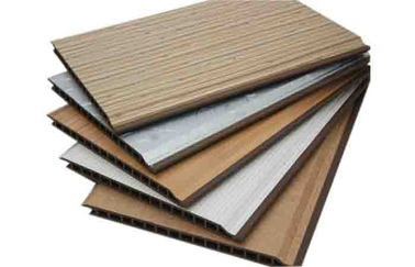 V Gap پانل های سقفی PVC دانه های چوبی پانل های PVC دکوراسیون کاشی های پی وی سی سقف