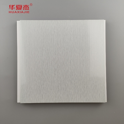 طراحی مدرن رنگ نقره ای PVC سقف و صفحه دیواری ضد رطوبت دیوارهای PVC تزیین ساختمان