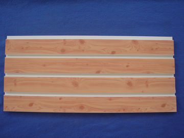 قیمت خوب رطوبت اثبات 4ft 8ft PVC Slatwall پانل های سفارشی با سطح چوب دانه آنلاین