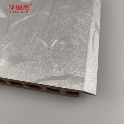 2024 طرح جدید Sliver طرح لوکس / طبیعت Woodgrain پنل های Wpc برای تزئین دیوار