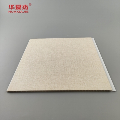 طرح جدید لایه بندی شده 250x5mm پانل دیواری PVC پانل های سقف دانه چوبی تزئینات داخلی و خارجی