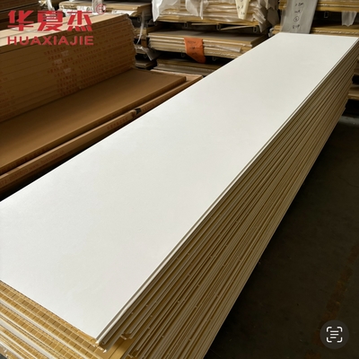 صفحه دیواری wpc سفید با کیفیت بالا 600x9mm تابلو wpc لایه دار مواد تزئینی ضد آب