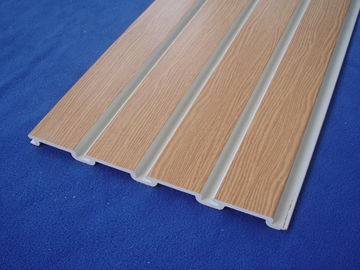 قیمت خوب پلاستیک Taupe 4x8 Pvc Slatwall / پانل های دیواری شکاف دار سفید برای قفسه ها آنلاین